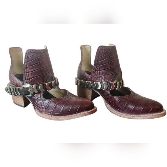 Freebird By Steven Blade Wine Croco - Size 7 - Picture 1 of 11